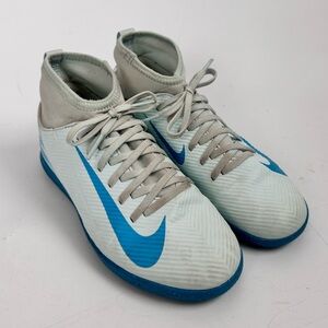 Nike Youth Mercurial Superfly 10 Club Indoor Shoes in Glacier Blue size 2Y